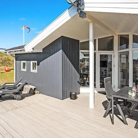 Cozy Home In Hvide Sande With Sauna Bjerregård